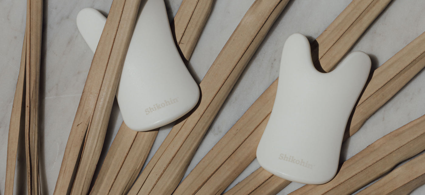 How to Use a Gua Sha: Lift, Sculpt, and Define Your Facial Contours Naturally